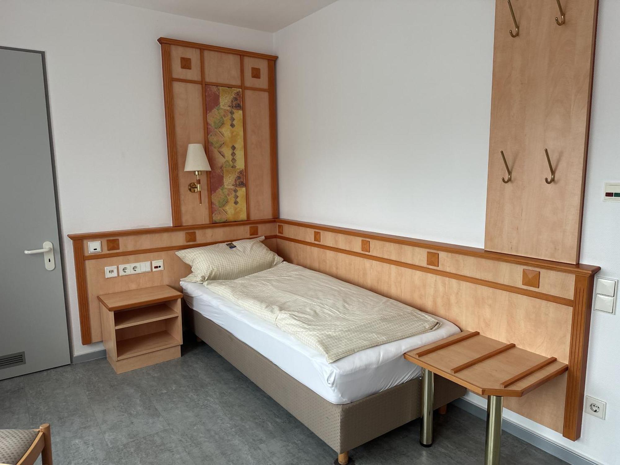 Hotel Wetterau - Self-Check-In Wölfersheim Esterno foto