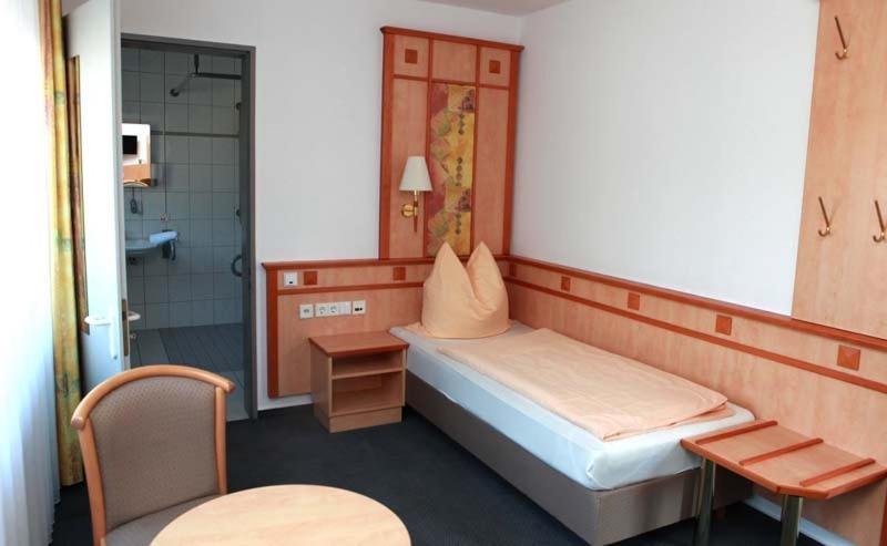 Hotel Wetterau - Self-Check-In Wölfersheim Esterno foto