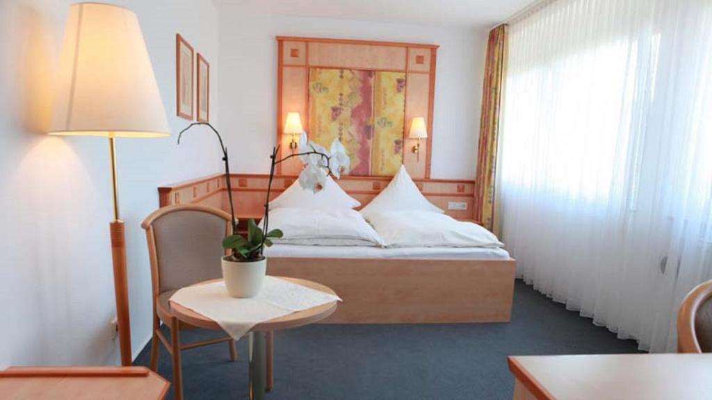 Hotel Wetterau - Self-Check-In Wölfersheim Esterno foto