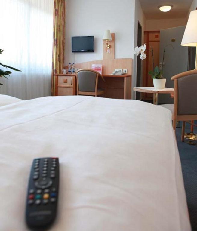 Hotel Wetterau - Self-Check-In Wölfersheim Esterno foto