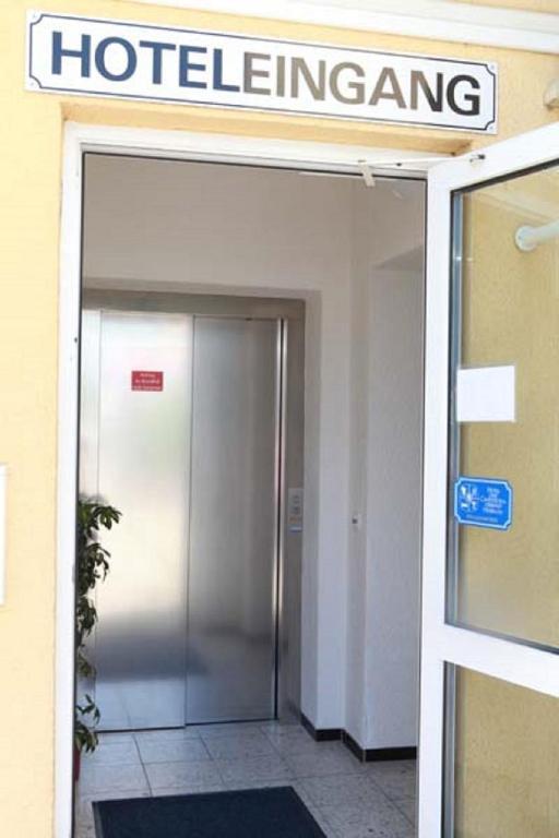 Hotel Wetterau - Self-Check-In Wölfersheim Esterno foto